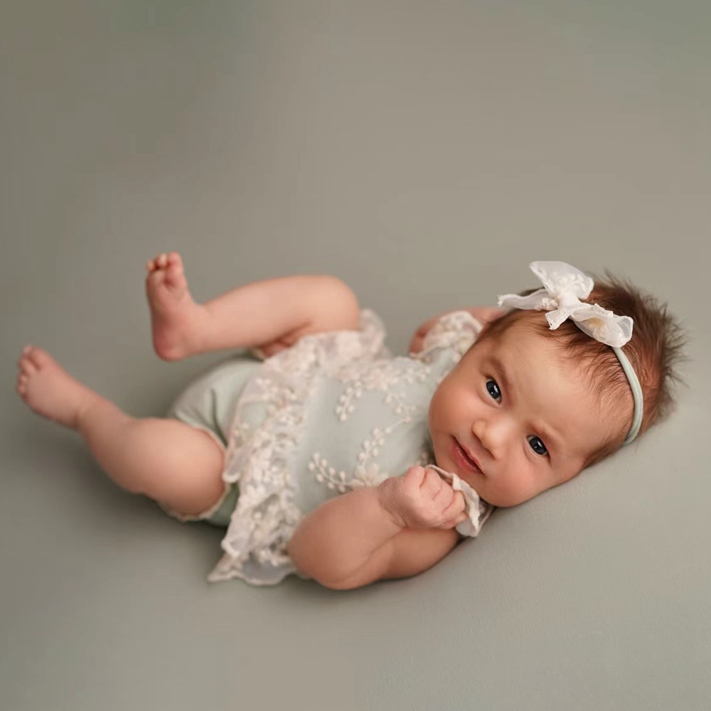 Baby Clothing Newborn - بدلة رومبر خضراء فاتحة مزينة بالدانتيل